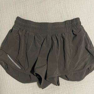 lululemon hotty hot low-rise short